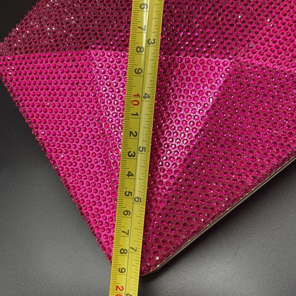 24HR DROP ⬇️ Sug Rhinestone encrusted Diamond Shaped purse/clutch - Picture 9 of 12